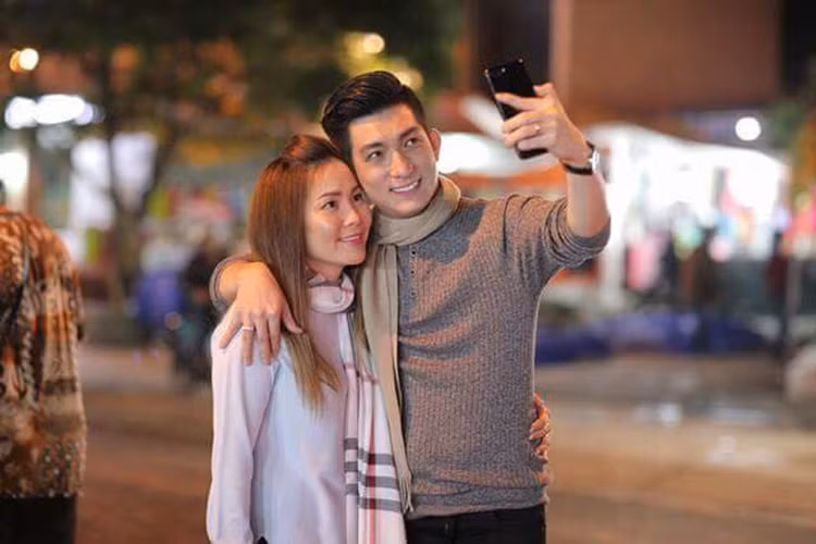  Chồng cũ của Phi Thanh Vân tiết lộ bạn gái mới tên Kelly Nguyễn. Cô sinh năm 1983, làm công việc kinh doanh và đang sống ở nước ngoài. Ảnh: FBNV