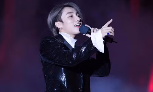 Ca si hat khong ro loi: Khan gia chuoc buc khi nghe!