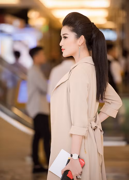 Gần đây, Huyền My dành nhiều thời gian tập trung cho việc rèn luyện để dự thi Hoa hậu Hòa bình thế giới 2017.