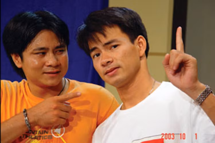 Cùng thi đỗ vào Trường đại học Sân khấu và Điện ảnh Hà Nội vào năm 1994, Xuân Bắc - Tự Long học hai khoa khác nhau. Trong khi Tự Long là diễn viên khoa Kịch hát dân tộc thì Xuân Bắc là diễn viên Khoa Sân khấu. Ảnh: Thanh tra
