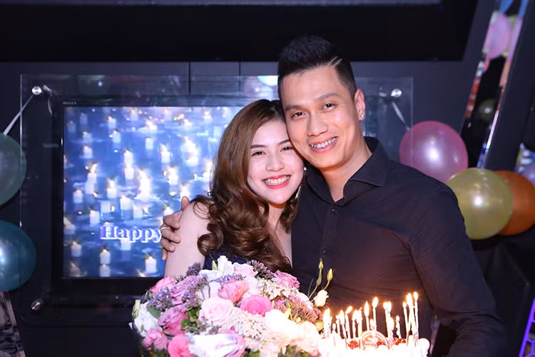 Fan dau tim voi loat sao Viet vuong tin don chia tay