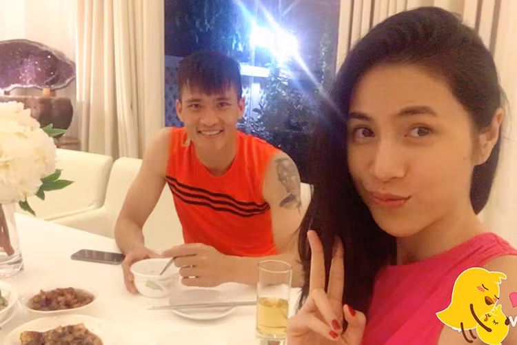 Sau ánh đèn sân khấu, Thủy Tiên dành trọn thời gian cho gia đình và người cùng chia sẻ những khoảnh khắc đời thường giản dị nhưng đầy hạnh phúc của cô nhiều nhất chính là Công Vinh. Ảnh: FBNV