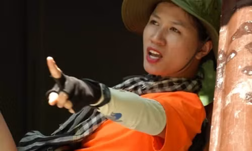 Trang Tran gay bao vi nhung lan ung xu vo van hoa-Hinh-2