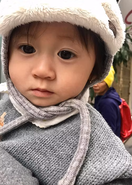 Ngam anh dang yeu cua con gai Trang Tran