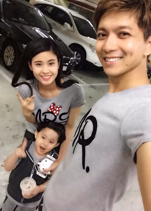 Năm 2015, Tim tiết lộ dù đã sống chung được 5 năm và có con chung nhưng gia đình Trương Quỳnh Anh vẫn chưa chấp nhận anh bởi vì những lùm xùm đời tư trong quá khứ. Ảnh: FBNV