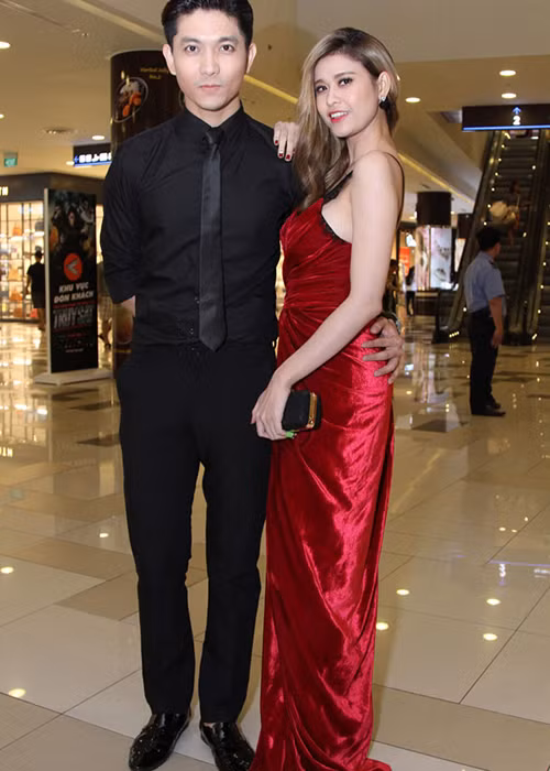 Tháng 3/2016, Tim dính nghi vấn “tán tỉnh” một nữ DJ. Trước tin đồn này, Tim và Trương Quỳnh Anh giữ im lặng. Thay vào đó, họ tiếp tục chia sẻ những khoảnh khắc hạnh phúc bên nhau để dập tan tin đồn hôn nhân gặp trục trặc. Ảnh: Lao động