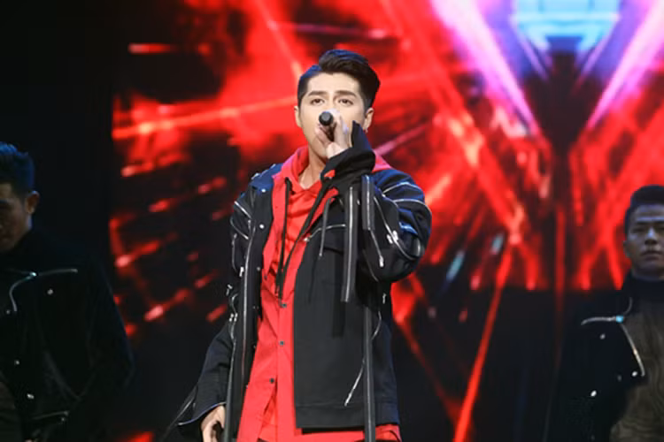 Đầu tháng 4/2017, Noo Phước Thịnh tham gia sự kiện Influence Asia 2017 cùng nhiều ngôi sao đến từ các nước khác. Điều đáng nói, anh là nghệ sĩ Việt Nam duy nhất tham gia trình diễn tại chương trình. Ảnh: Vietnamnet