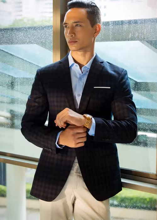 Kim Lý là diễn viên bắt đầu gây chú ý với vai diễn trong bộ phim “Hương Ga” công chiếu vào cuối năm 2014. Ảnh: FBNV