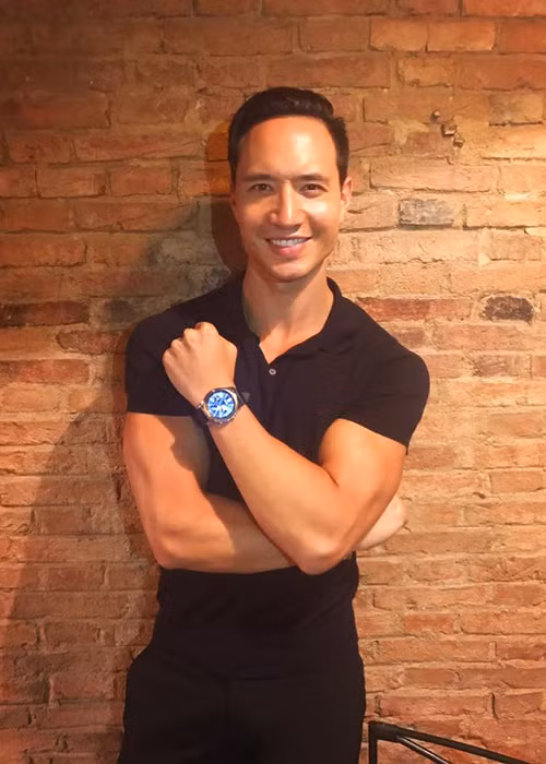 Hình ảnh Kim Lý ở đời thường. Ngoài đời, tài tử gốc Việt được đánh giá là người thân thiện, khéo léo. Với mọi người, Kim Lý luôn chủ động chào hỏi. Ảnh: FBNV