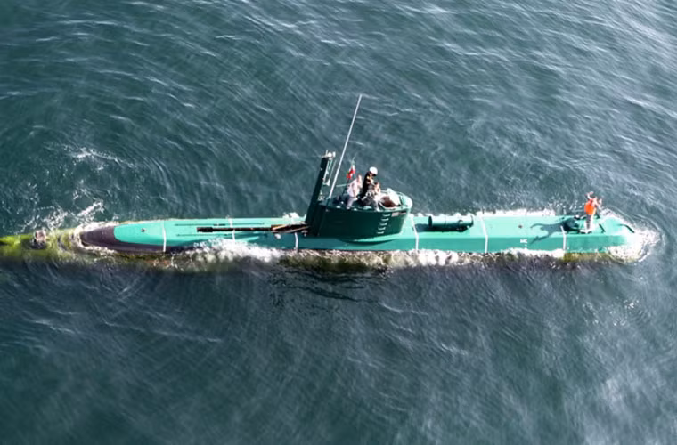 Với ưu điểm là kích thước nhỏ, khó phát hiện, động cơ ít ồn, cùng hai ngư lôi hạng nặng 533mm, tàu ngầm Ghadir thực sự trở thành mối hiểm họa lớn với tàu chiến Mỹ ở vùng Vịnh.