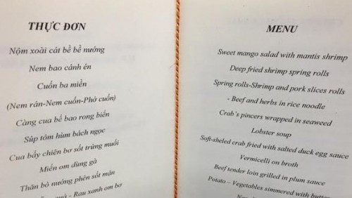 Theo Vnexpress, thực đơn 9 món chiêu đãi ông Obama, không kể hoa quả, bánh ngọt, trà và cà phê tráng miệng, gồm: Nộm xoài cát bề bề nướng; Nem bao cánh én; Cuốn ba miền (nem rán, nem cuốn, phở cuốn); Càng cua bể bao rong biển; Súp tôm hùm bách ngọc; Cua bấy chiên bơ sốt trứng muối; Miến om dùng gà; Thăn bò nướng phên sốt mận; Rau xanh om bơ.
