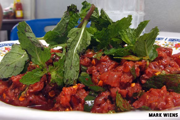 Hương vị món ăn này được mô tả giống với món sushi trứ danh.