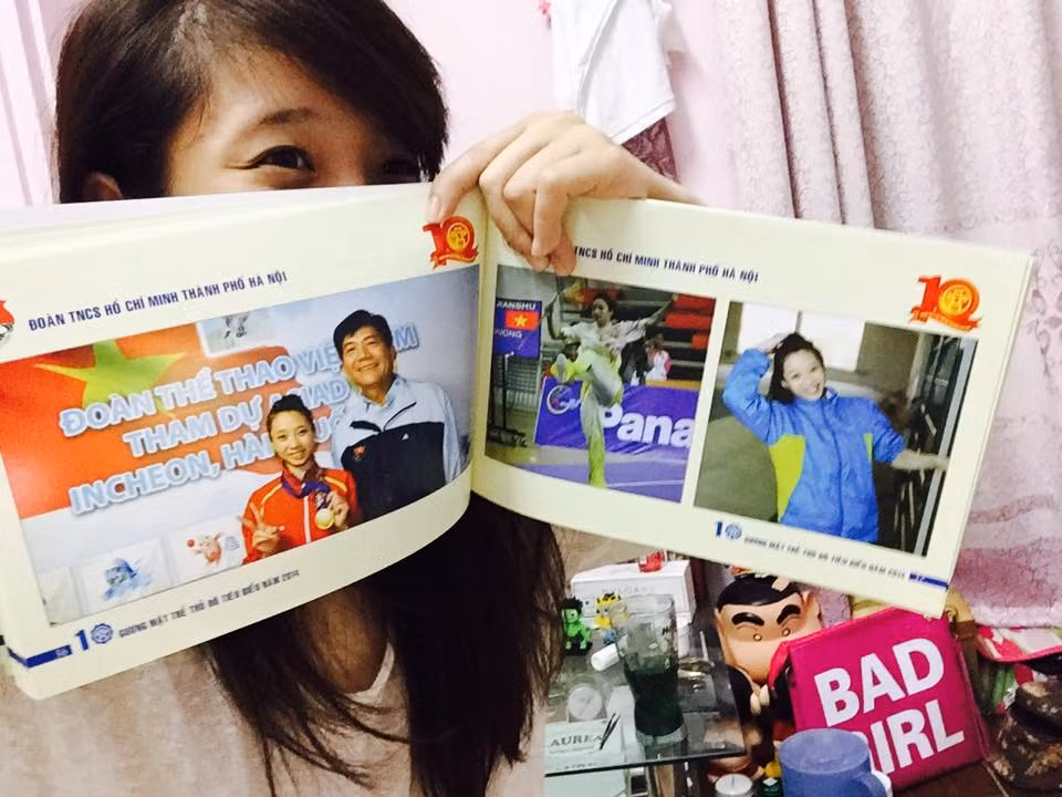 Với tấm huy chương vàng tại ASIAD 2014, Dương Thúy Vi nhận được một phần thưởng đặc biệt là suất đặc cách vào biên chế của Sở VH-TT&amp; DL Hà Nội. 