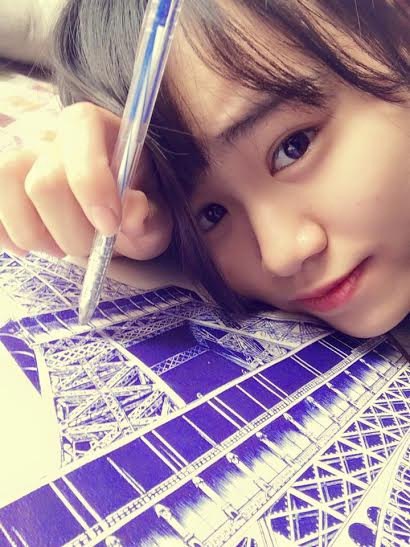 Điều đặc biệt trong tác phẩm này là từng chi tiết nhỏ nhất, các khoảng sáng - tối đều được vẽ một tỉ mẩn, tạo khối chuẩn và sống động như thật.