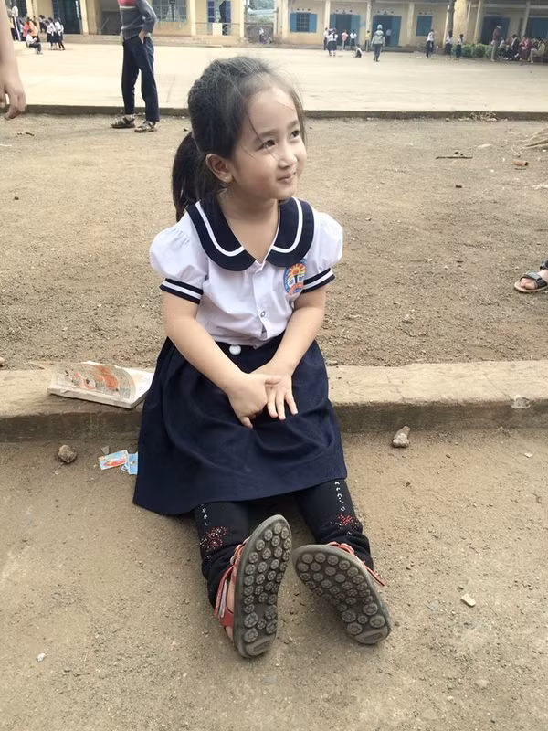 Be gai Dak Lak xinh nhu bup be gay sot mang-Hinh-3