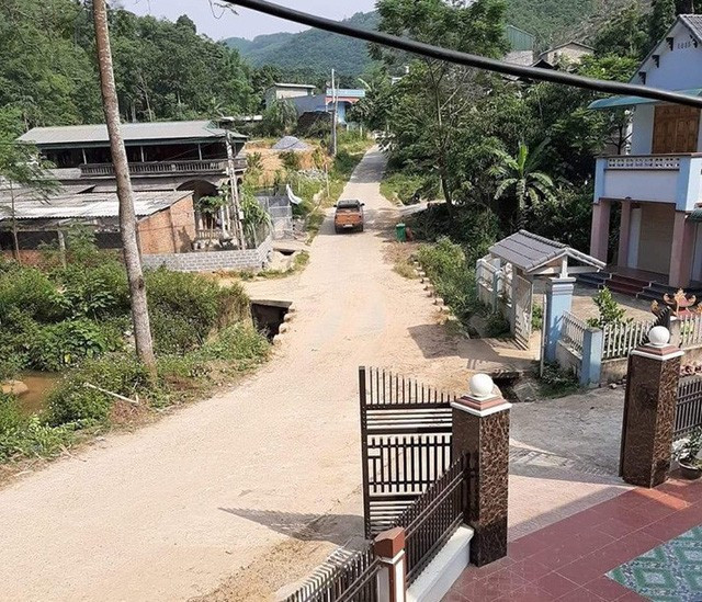 Hoang mang su that bat ngo vu 4 nu sinh bi bat coc len o to-Hinh-2