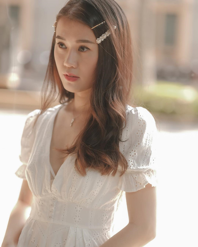 Thời gian gần đây, nhiều người dành sự chú ý về chuyện tình cảm của Ngọc Thảo. Sau 2 mối tình ồn ào trên mạng xã hội, hiện tại, 9X chọn cách im lặng trước mọi tin đồn. Cô thường xuyên trò chuyện với fan và khẳng định đang độc thân. Không chỉ vậy, hot girl Sài thành nói cô còn trẻ, chưa nghĩ tới chuyện kết hôn.