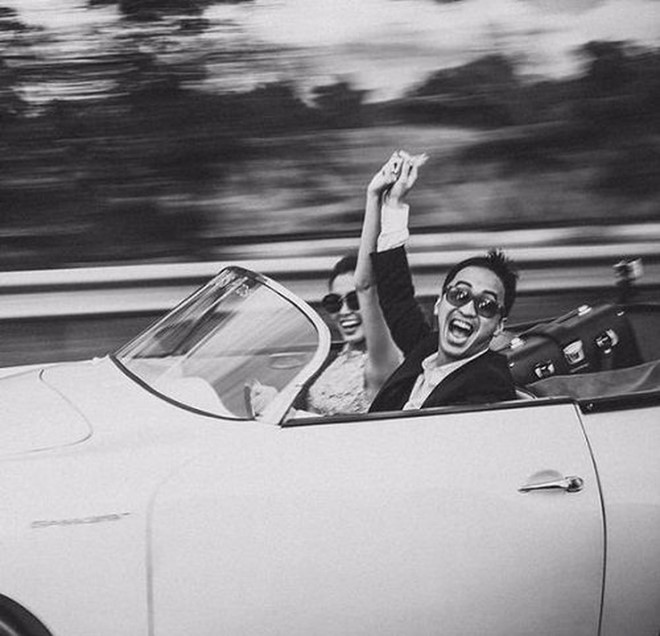 Hẹn hò trong 3 năm trước khi tiến đến hôn nhân, Tăng Thanh Hà và Louis Nguyễn vẫn luôn giữ được tình cảm mặn nồng như thuở còn yêu. Trên mạng xã hội, hai người không ít lần dành cho nhau những lời lẽ ngọt ngào. Kỷ niệm 3 năm ngày cưới, Louis Nguyễn chia sẻ hình ảnh hai vợ chồng anh cười rạng rỡ cùng dòng chú thích: "Happy 3 Year Anniversary to my beautiful wife. To many more adventures together. Always your #1 Fan!" (Mừng 3 năm hạnh phúc bên người vợ xinh đẹp của tôi. Để ta có thêm thật nhiều hành trình bên nha, anh luôn là người hâm mộ số một của em).