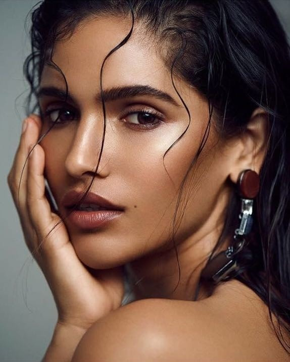 Nhan sắc cô gái Ấn Độ là đối thủ của Hoàng Thùy ở Miss Universe - Hình 7 Nhan sac co gai An Do la doi thu cua Hoang Thuy o Miss Universe-Hinh-7