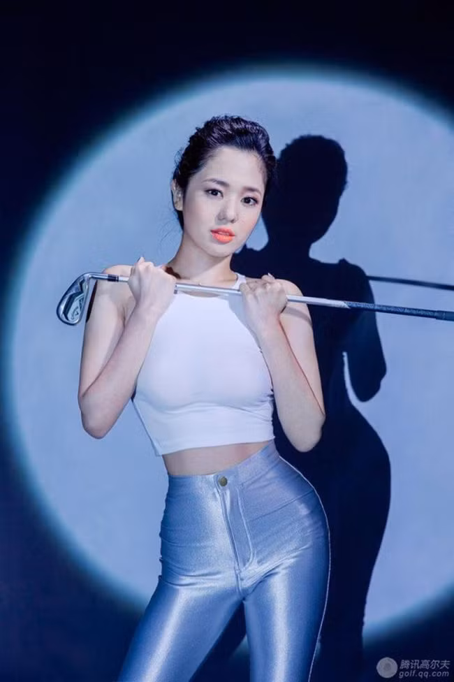 Đầu tháng 5.2019, nữ diễn viên sinh hạ cặp sinh đôi đầu lòng kháu khỉnh. Giã từ sự nghiệp phim ảnh, Aoi Sora có được cuộc sống viên mãn bên gia đình.