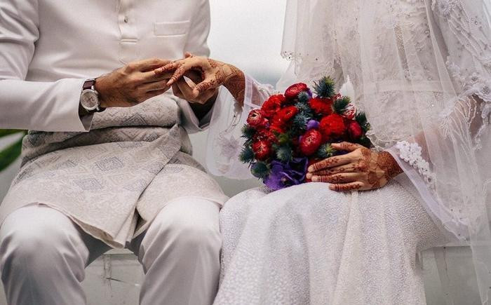 Co gai khong biet cha dua be trong bung la ai vi ly do la