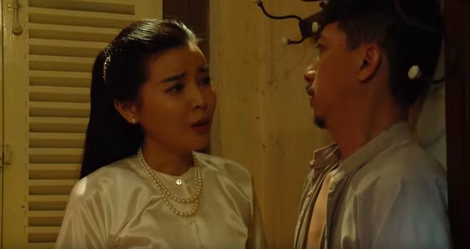 Trong vai anh nông dân Lũ, Hứa Minh Đạt cũng khiến khán giả bất ngờ khi hóa thân tròn trịa vào nhân vật. Anh thú nhận ban đầu lo lắng bản thân khó hoàn thành vai diễn vì trước đây thường đóng vai đại ca, giang hồ hoặc hài hước. Anh cho rằng: "Nhờ vai Lũ, tôi khám phá khả năng của bản thân nhiều hơn. Tôi nhận ra nghệ thuật mênh mông lắm, cần phải học hỏi nhiều".