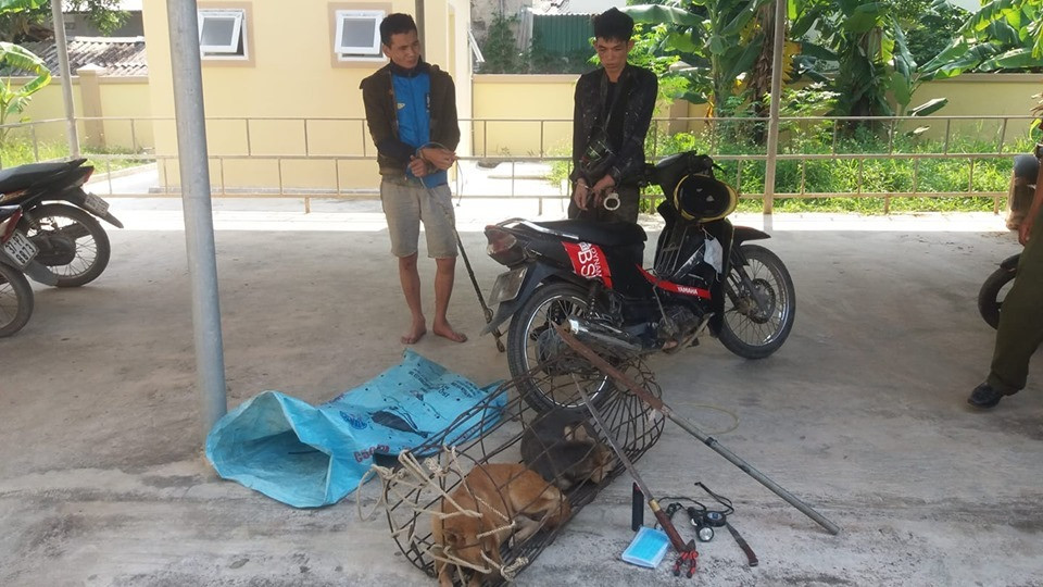 2 trom cho vac kiem chong tra cong an khi bi phat hien