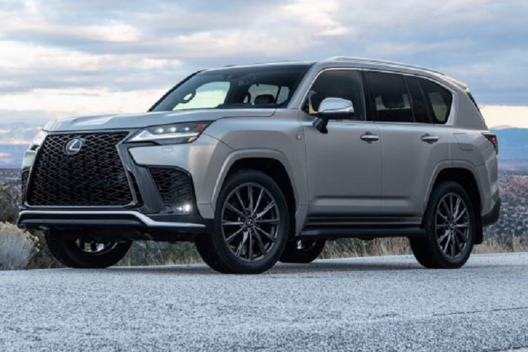 Nếu thông tin trên là thật thì khả năng cao mẫu xe SUV Lexus LX hybrid sẽ được trang bị động cơ tăng áp kép V6 3.4L kết hợp động cơ điện trên Toyota Tundra Hybrid cho tổng công suất 437 mã lực và 790 Nm.