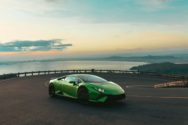 Trái tim của Huracan là hệ thống LDVI (Lamborghini Dinamica Veicolo Integrata), kiểm soát mọi khía cạnh hành vi động lực của xe qua việc tích hợp những hệ thống xe và thiết lập lệnh điều khiển trước theo thời gian thực, mang lại khả năng vận hành hoàn hảo.