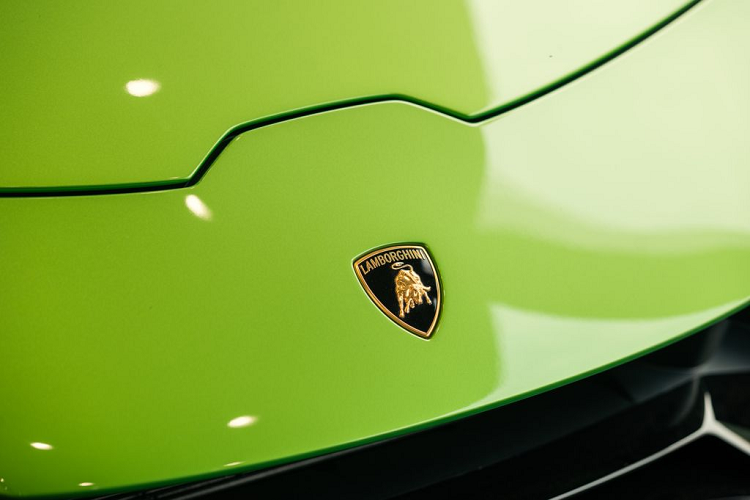 Góp phần giúp chiếc xe đạt được hiệu suất vận hành vượt trội chính là hệ thống làm mát phanh mới, thừa hưởng kinh nghiệm lịch sử trên những cung đường đua của Lamborghini, mang lại hiệu suất phanh tốt hơn và ổn định trên những cung đường trường lẫn đường đua.