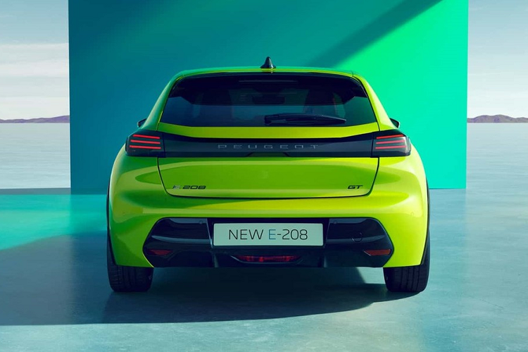 Dự kiến, xẻ sẽ chính thức được bán ra thị trường châu Âu vào tháng 11 năm nay. Hiện giá xe Peugeot 208 2024 vẫn chưa được công bố chính thức.