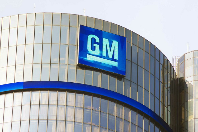 Chatbot AI được ra mắt vào tháng 11/2022, được sử dụng cho việc viết bài tiểu luận, viết email,... và đã được tích hợp vào phiên bản mới của Microsoft Bing vào tháng trước. Nhờ đó, Bing đã lấy lại vị thế trên Google và cán mốc 100 triệu người dùng hoạt động hàng ngày chỉ trong tuần.