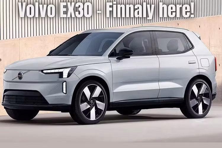 Khi mua Volvo EX30 2024, khách hàng Thái Lan có thể chọn 4 màu sắc là xanh dương, trắng, đen và xám. Bản cao cấp sẽ có thêm màu sơn riêng là vàng. Xe được bảo hành 3 năm hoặc 100.000 km với xe và 8 năm hoặc 150.000 km với pin.