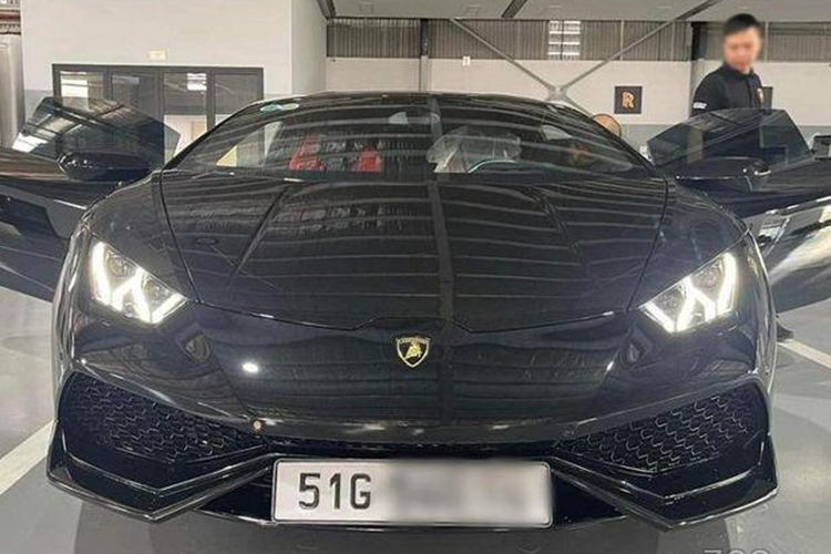 Theo đó, biển số tứ quý 9 được gắn trên chiếc Lamborghini Huracan Tecnica có giá bán chính hãng từ 19 tỷ đồng. Nếu tính thêm option và chi phí ra biển số, ước tính giá trị xe lên tới gần 23 tỷ đồng.