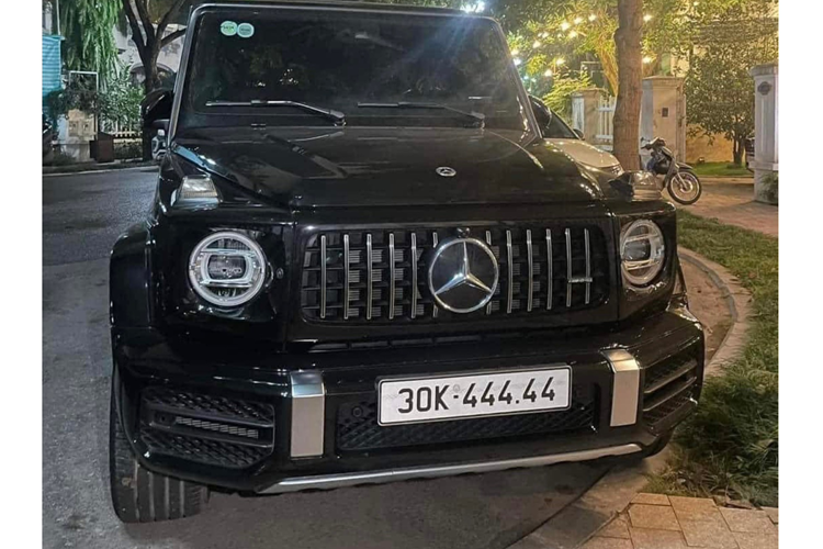  Mercedes-AMG G63 gắn biển số 30K-444.44 Biển số 30K-444.44 đã trúng đấu giá với số tiền 245 triệu đồng trong phiên đấu giá ngày ngày 7/11. Trước đó, biển số này từng được đấu giá thành công vào ngày 4/10 với mức giá 1,62 tỷ đồng, nhưng người trúng đã bỏ cọc.