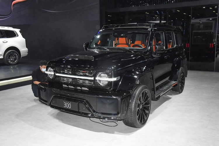 Điều này có nghĩa hãng xe Tank đã nhận đủ đơn đặt hàng trước cho chiếc xe SUV Tank 300 Cyber Knight của mình, trước đó, thương hiệu con của Great Wall Motor đã chia sẻ về việc, họ chỉ sản xuất 7.000 chiếc Tank 300 Cyber Knight, đợt mở bán đơn hàng đầu tiên chỉ có 5.000 xe.