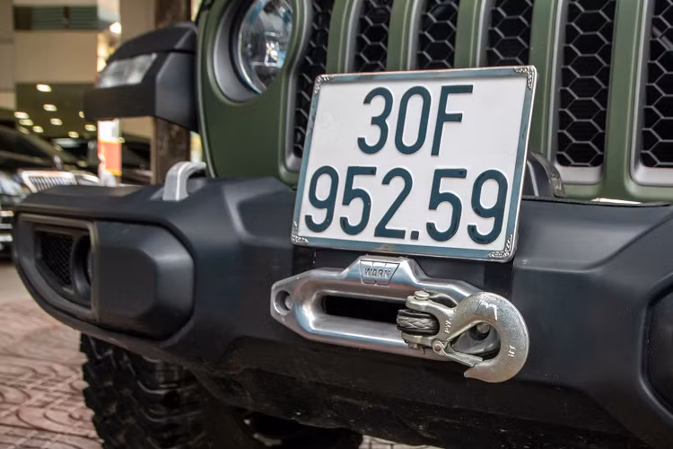 Theo ước tính, quãng đường ông Đặng Lê Nguyên Vũ cầm lái Jeep Gladiator Rubicon đi từ TP. HCM đến Đắk Lắk và ngược lại dài khoảng 700 km.