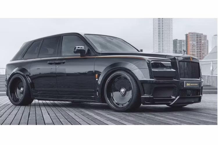 Hãng độ không công bố chi phí để thực hiện bản nâng cấp dành cho Rolls-Royce Cullinan. Tại Đức, giá xe Rolls-Royce Cullinan từ 335.000 USD (tương đương 8,3 tỷ đồng), tuy vậy con số có thể lớn hơn nhiều theo tùy chọn cá nhân hóa của khách hàng. Mẫu xe này cũng được phân phối tại Việt Nam với mức giá từ 32 tỷ đồng.