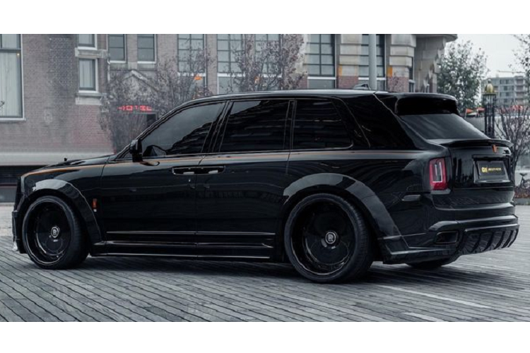 Dưới nắp capo là cụm máy twin-turbo 6.75L V12, công suất 563 mã lực tại 5.000 vòng/phút, mô-men xoắn cực đại 850 Nm tại 1.600 vòng/phút. Với sức mạnh này, xe có khả năng tăng tốc từ 0-100km/h trong 5,2 giây, tốc độ giới hạn tối đa của xe là 250 km/h.