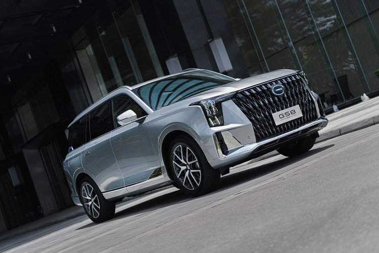 Ngoài ra, tất cả các xe mới đều được trang bị tiêu chuẩn chip 8155 và chức năng sưởi vô lăng được cải tiến về độ thông minh và tiện nghi, người dùng cũng có thể lựa chọn âm thanh thương hiệu Alpine để nâng cao trải nghiệm nghe nhạc theo nhu cầu của mình.