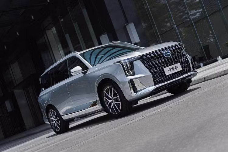 Ngoài ra, tất cả các xe mới đều được trang bị tiêu chuẩn chip 8155 và chức năng sưởi vô lăng được cải tiến về độ thông minh và tiện nghi, người dùng cũng có thể lựa chọn âm thanh thương hiệu Alpine để nâng cao trải nghiệm nghe nhạc theo nhu cầu của mình.