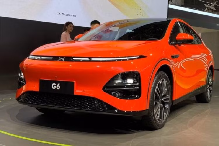 Cả hai phiên bản này đều đi kèm cụm pin 87,5kWh cho tầm vận hành tối đa lên tới 755 km sau mỗi lần sạc đầy. Bên cạnh đó, xe cũng được trang bị sạc nhanh với công nghệ điện áp 800V cho quãng đường di chuyển khoảng 300 km chỉ sau 10 phút nạp điện. 