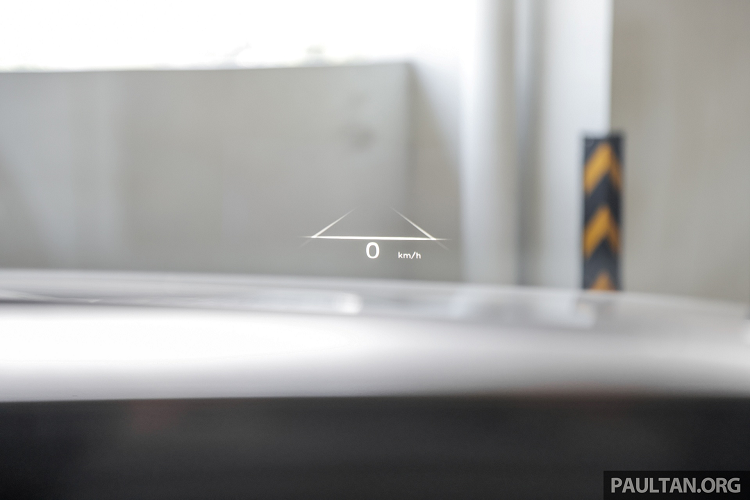 Trong mã sản phẩm của Hyundai, Palisade 2023 facelift được đặt tên là LX2 PE. Theo đó hậu tố PE được viết tắt từ cụm từ Product Enhancement, có nghĩa là sản phẩm nâng cấp. Mẫu xe mới được thiết kế theo hình khối vuông vắn hơn so với phiên bản trước. Đặc biệt là mặt lưới tản nhiệt theo thiết kế hình chữ nhất, kèm với đèn pha và đèn ban này DRL, trong khi cản trước được thiết kế lại với tấm ốp bảo vệ mới.