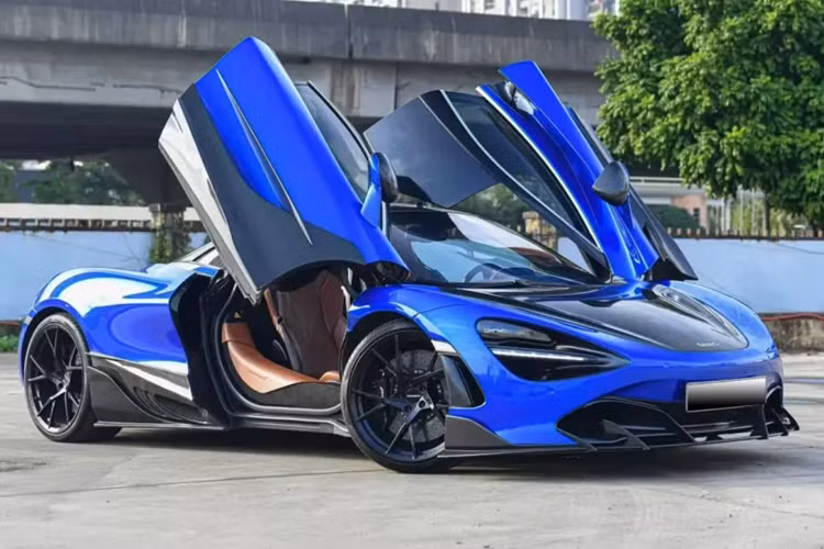 Tại thời điểm được nhập về nước, mức giá xe McLaren 720S có mức bán ra từ 15 tỷ đến 23 tỷ đồng, tùy thuộc vào việc xe mang biển CV hay biển trắng (nộp đủ các loại thuế).