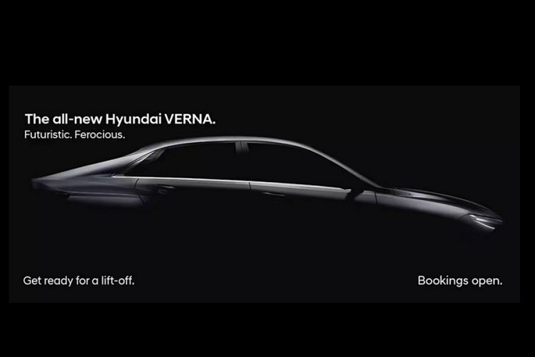 Thứ hai là động cơ tăng áp, phun xăng trực tiếp, tạo ra công suất tối đa khoảng 160 mã lực và mô-men xoắn cực đại 260 Nm. Động cơ đồng hành với hộp số sàn 6 cấp hoặc hộp số tự động ly hợp kép 7 cấp.