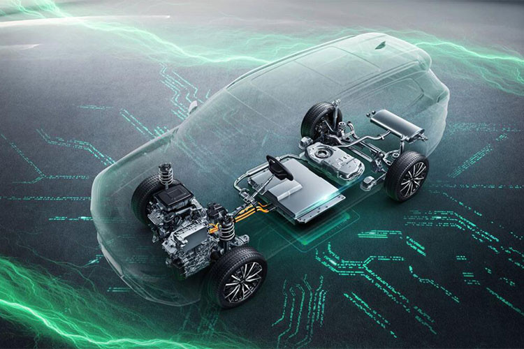 Trong khi đó, trên fanpage chính thức của Chery Việt Nam liên tục xuất hiện thông tin và hình ảnh của một số mẫu xe, gần đây nhất là Tiggo 8 Pro e+. Điều này khiến nhiều người cho rằng Chery Tiggo 8 Pro e+ 2023 mới có thể được bán ở Việt Nam.