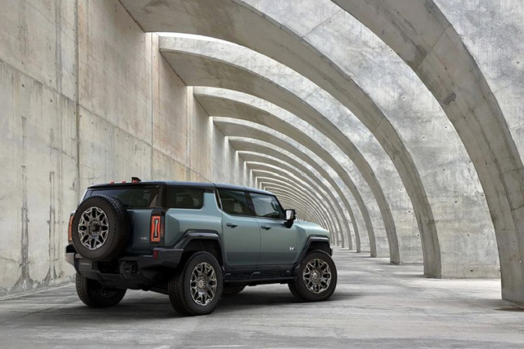 Con số này đưa GMC Hummer EV trở thành mẫu xe hao điện nhất thị trường.