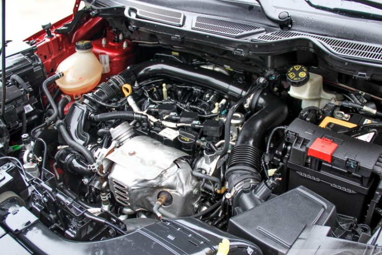 Tất nhiên, khi đem xe ra cao tốc hay cần chạy đèo dốc, nhược điểm của động cơ nhỏ sẽ bộc lộ rõ rệt. Giá xe Ford EcoSport 2019 hiện nay trên thị trường xe cũ ở mức trên dưới 450 triệu đồng