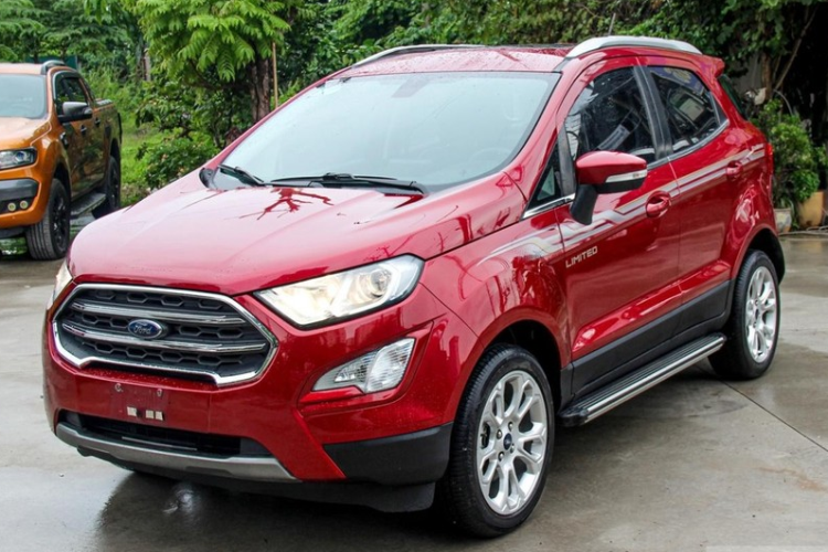 Cách đây vài năm, phân khúc SUV hạng B là sân chơi của riêng Ford EcoSport tại Việt Nam. Chiếc xe gầm cao lộ diện lần đầu tiên vào năm 2014 và nhanh chóng đánh bại các đối thủ Nhật, Hàn lúc đó là Mitsubishi Outlander Sport, Hyundai Creta, Suzuki Vitara và luôn nằm trong nhóm xe bán chạy nhất.