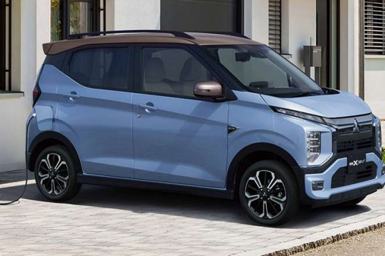 Trong khi đó, trang bị an toàn của mẫu ô tô điện này gồm có hệ thống My Pilot để xe không thay đổi làn đường trên cao tốc, hệ thống kiểm soát hành trình thích ứng và hỗ trợ giữ làn đường. Cuối cùng là hệ thống đỗ xe tự động My Pilot Parking. Hệ thống có thể tự động tìm vị trí đỗ và hỗ trợ "vào chuồng", "lùi chuồng" cũng như đỗ xe song song.